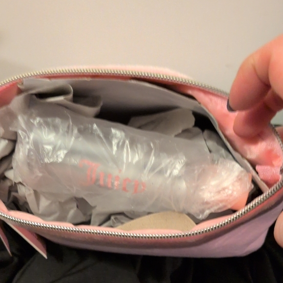 Juicy Couture Blush Pink Cosmetic Bag with Gold Accents - Picture 10 of 11